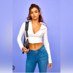 Ladies H&M White Corset-style V-neck shirt Size: S